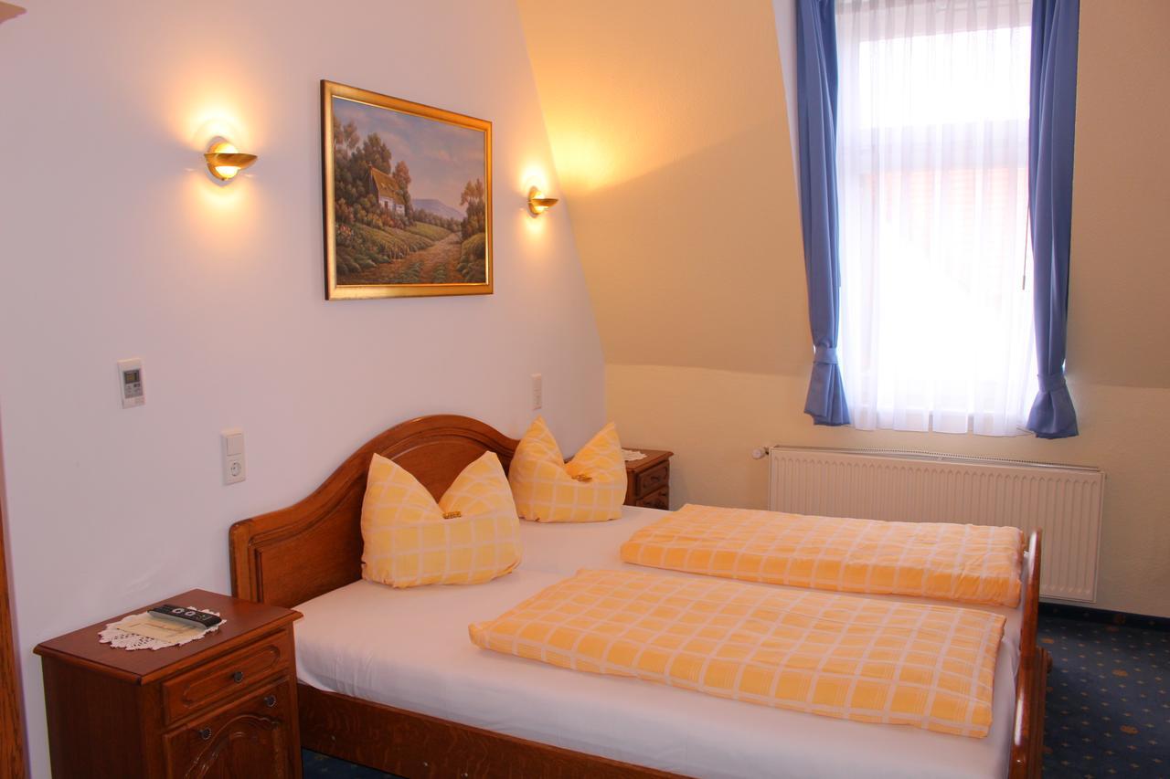 Bed & Breakfast Hotel Muellerhof Caputh Exterior photo